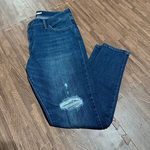 Levi’s 310 Shaping Super Skinny Jeans